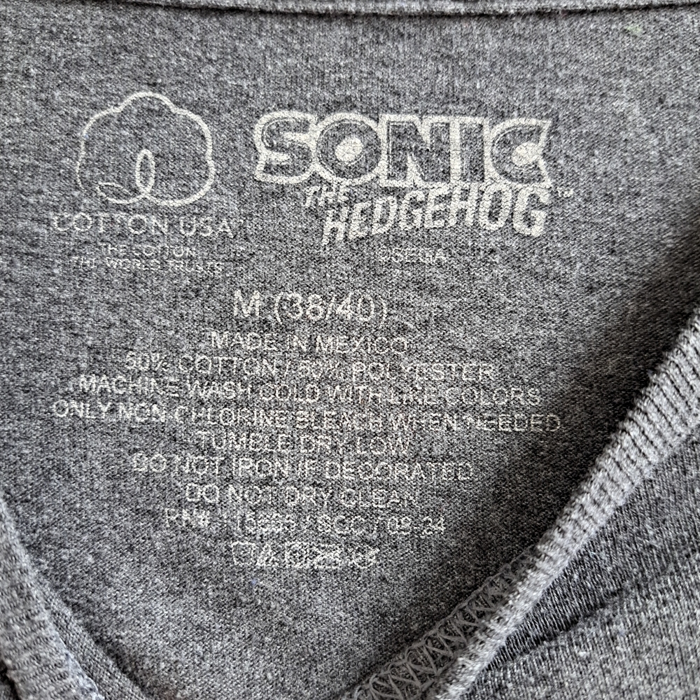 Sonic The Hedgehog graphic tee - Picture 8 of 8